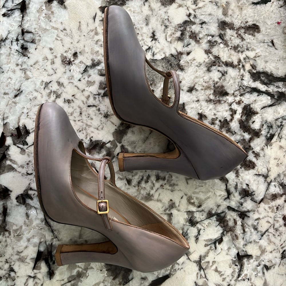 MARC JACOBS runway pumps